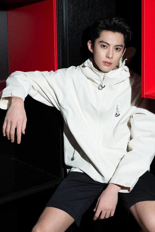 王鹤棣圈内人爆料了吗